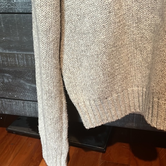 Abercrombie Muscle Sweater - Picture 4 of 7